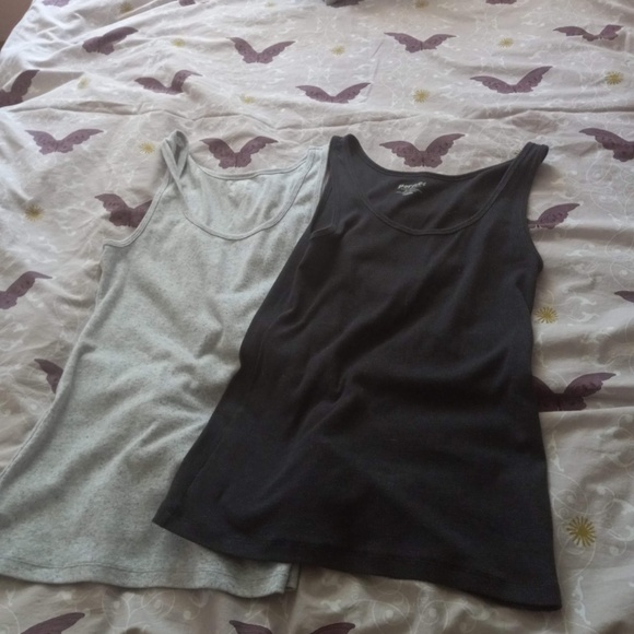 2 tanktops - Picture 2 of 5